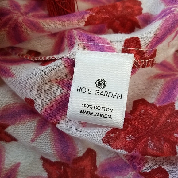 Ro's Garden Seychelles Tunic in Barbados Red - Picture 7 of 8